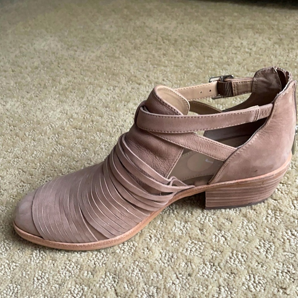 Vince Camuto leather shoes